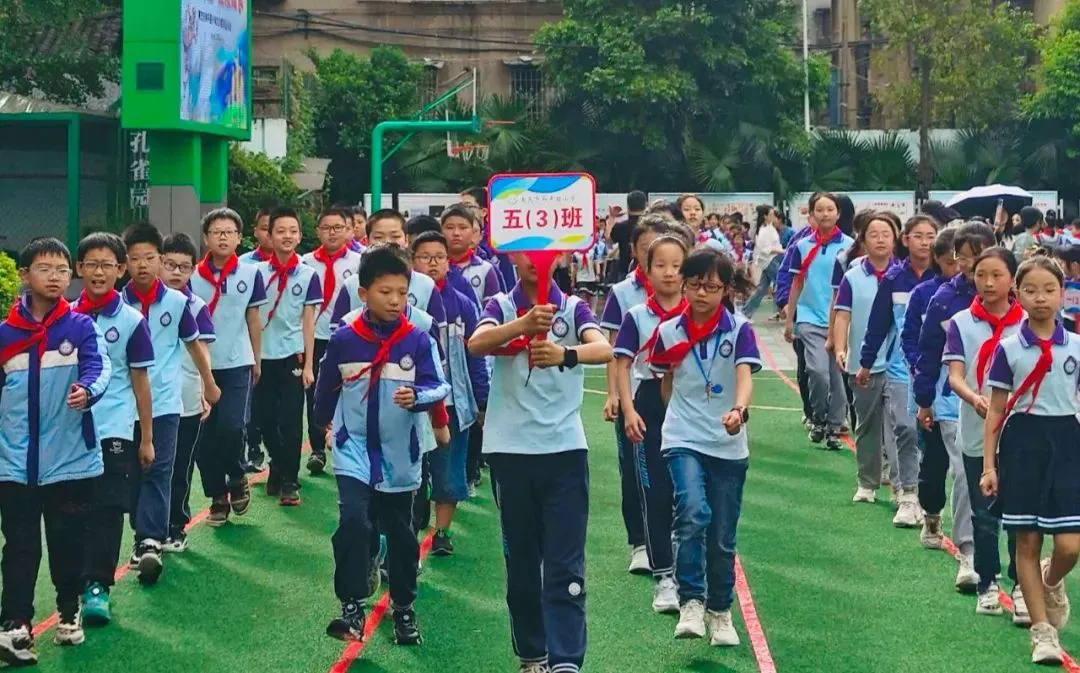 篮球教练如何为不同年龄段的球员制定战术训练方案？_2